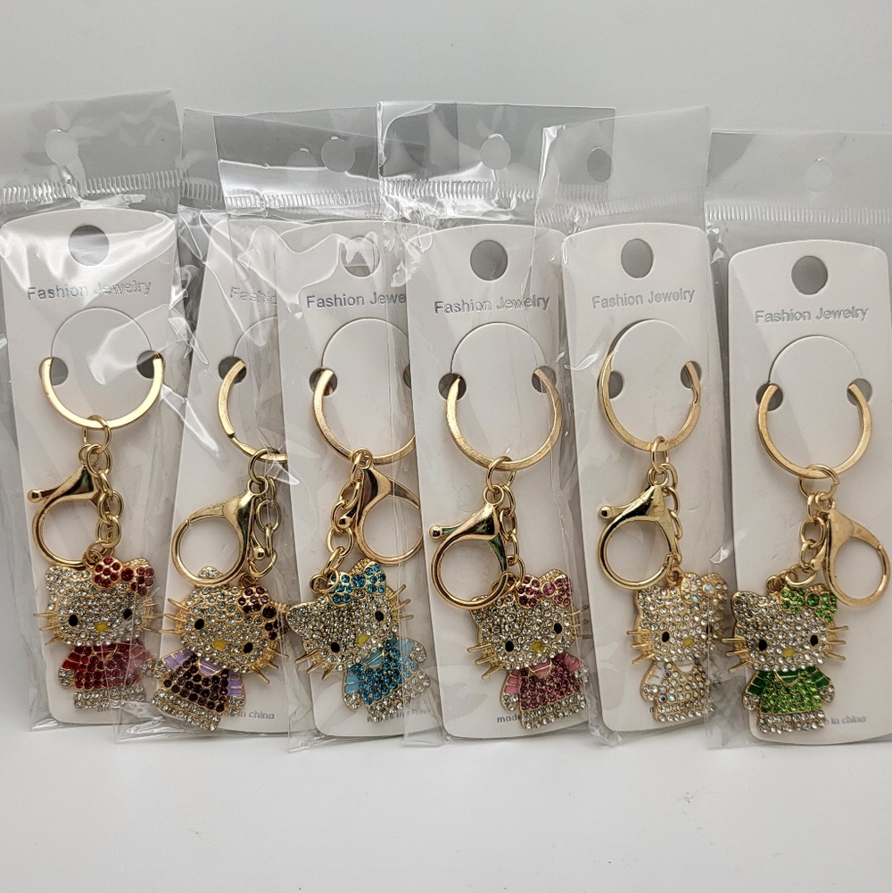 HELLO KITTY Bling Keychain NEW - Picture 3 of 5